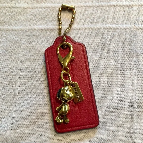 Coach Snoopy Bag Charm w/ Coach Red Leather Hangtag - Picture 2 of 6